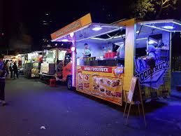 Just a food adventure in kota kinabalu during my short trip for @jesseltonartisanmarket my vlogging camera. Tapak Kuala Lumpur Food Truck Park Sabaheats