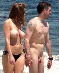 Go on to discover millions of awesome videos and pictures in thousands of other categories. Couple A La Plage Monsieur Nu Madame Topless 4plaisir Com