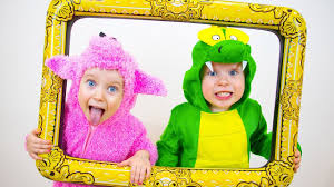 Today we open the Pink ranger from the Power Rangers Movie. She is a POP  movies Vinyl figure #397. There are lots of surprise toys in our play doh  egg to be