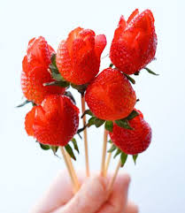 Fromyouflowers.com has been visited by 10k+ users in the past month Http Womans Hobby Ru Floristika Buket Roz Iz Klubniki Svoimi Rukami Strawberry Roses Cute Mothers Day Gifts Fun Kids Food