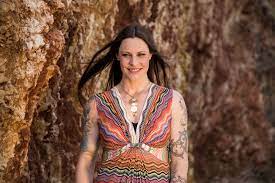 She is married to hannes van dahl. Floor Jansen Singer Official Website