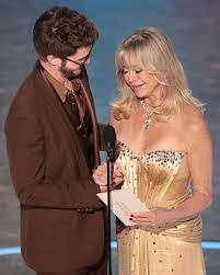 Andrew Garfield shared an emotional moment with Goldie Hawn on the #Oscars  stage. ⁠🥹 ⁠ The actor was tearful as he told the acclaimed actress what an  impact she had on his