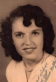 Renee Rutherford's Instagram, Twitter & Facebook