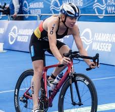 Facebook gives people the power. Laura Lindemann Lauft Bei Hamburg Triathlon Auf Platz Zwei Welt