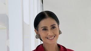 Aroma yang ada pada teh bunga melati dipercayai dapat memberikan efek relaksasi sama halnya dengan 13 manfaat bunga mawar untuk kesehatan dan kecantikan sehingga stress pun dapat hilang. Alasan Ayu Laksmi Makan Bunga Melati Dan Kamboja Bukan Ritual Cantik Tempo Co