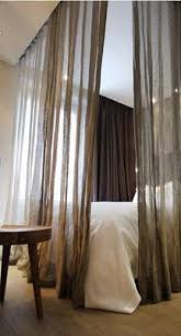 Curtains Around The Bed Hang From Ceiling Very Romantic Hjem Interior Og Stue