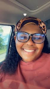 Dorcas Holmes's Instagram, Twitter & Facebook