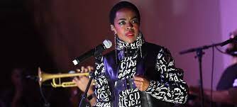 Su vida "modesta" y "sacrificada" no evitó que Lauryn Hill entrara en  prisión por evasión de impuestos | Música | LOS40