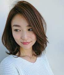 頑張りすぎない40代 ゆるふわヘアは毛先カールが叶えてくれる otona salone オトナサローネ 自分らしく 自由に 自立して生きる女性へ ヘアスタイリング ヘアカット 毛先パーマ