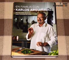 Karlos arguiñano, el cocinero más popular de nuestra gastronomía, nos ofrece, en su libro más ambicioso, más de 350 deliciosas … por karlos arguinano (autor). En Familia Con Karlos Arguinano Gastronomia Cia