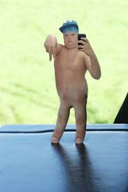 But we have enough common sense to not post that photoshop fail. I Cant Get Over This Picture Every Time I Look At It I Laugh A Little Harder Than The Last Time Funny Photoshop Fails Funny Photoshop Photoshop Fail