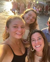 Lynn Puccio's Instagram, Twitter & Facebook