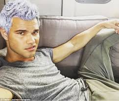 Twilight new moon colouring page twilight coloring pages. Taylor Lautner Shocks Fans With Lavender Dyed Hair While Filming Scream Queens Daily Mail Online