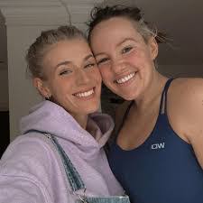 Julie Bliss's Instagram, Twitter & Facebook