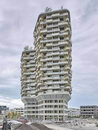 stadtkrone von suurstoffi wohnhochhaus bei luzern von ramser schmid hochhaus grune architektur architekturfotografie