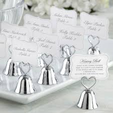Anche i segnaposto non potrebbero di certo sottrarsi a questo principio! Segnaposto Con Bigliettini E Fissate Su Campanelle Di Argento Per Un Matrimonio Ele Segnaposto Matrimonio Fai Da Te Segnaposto Matrimonio Segnaposti Matrimonio