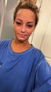 Kari Flaherty's Instagram, Twitter & Facebook