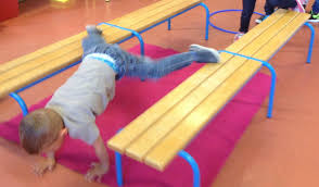 La Quadrupedie La Maternelle De Vivi Motricite Activites De Motricite Globale Motricite Maternelle
