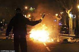 Afficher uniquement les temps forts (15) . Angry Bastia Fans Attacked Local Police Station