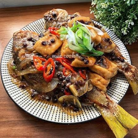 Ikan goreng tausi