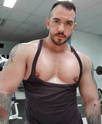 nipples_1994 on X: Nip slip at the gym t.coQQGScTkPsT  X