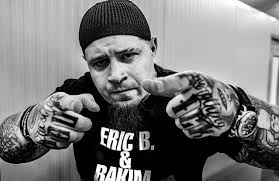 Is there anything Vinnie can't do? This man is so amazingly talented his  vocal range I swear he can do any voice.  https://www.facebook.com/share/r/17fqoedkA6/?mibextid=wwXIfr