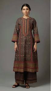 Mughal Emperor Aurangzeb imprisoned his ...