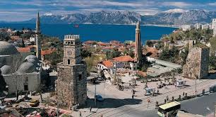 Antalya is een populaire badplaats aan de zuidwestkust van turkije, gelegen aan de egeïsche zee . Qspa Surroundings Antalya