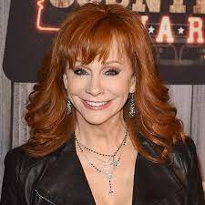 Reba Mcentire To Guest Star On Baby Daddy Froggy 99 9 Reba Mcentire Red Haired Beauty Melissa Peterman