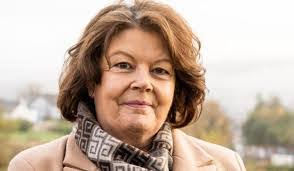 Patricia Logue's Instagram, Twitter & Facebook