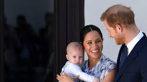After spending the holidays with the royal family in their countryside. Harry Und Meghan Besorgten Archie Keine Weihnachtsgeschenke Promiflash De