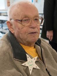 Veteransr receive enthusiastic welcome by Dolsen Elementary students