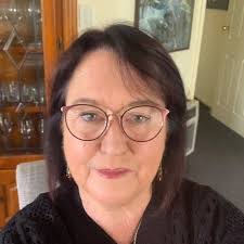 Melissa Stelzer's Instagram, Twitter & Facebook