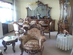 Yarim Asirlik Oturma Odasi Ve Yemek Odasi Ikisi Birarada Antika Antika Salon Takimi Ve Cesitli Antika Mobilyalar Sahibind 2020 Ev Dekoru Antika Mobilya Mobilya