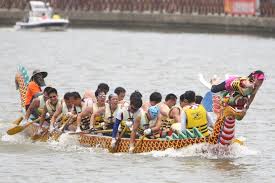 今年因為武漢肺炎疫情，僅有5縣市縮小舉辦龍舟競賽。 圖：翻攝自2020 台南市國際龍舟錦標賽臉書 新頭殼newtalk 因為武漢肺炎疫情，今年多縣市的龍舟競賽都停辦，僅有台北市、新北市、彰化縣、台南市、花蓮縣縮小規模舉辦。雖然規模縮小，但依舊能透過線上直播感受更濃厚的端午節氣息，部分. æ–°ç«¹å¸‚åœ°æ–¹çŸ¥è­˜åº«å¯¶è— 2013å¹´æ–°ç«¹å¸‚ç«¯åˆç¯€é¾èˆŸç«¶è³½