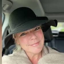 💎 Kungsätersvägen 3, Torestorp, Mark, Sweden 💎 c.1785 • 290 square meters  • 6 bedrooms • Plot: 5442 sqm • $278,590 approx USD Thanks to Hannah for  sending this one in! Welcome