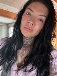 Filter free Friday ! No filters , no makeup , no lashes and no brows ! Just  so yall can see I'm a regular human . Remember SOCIAL media is fake . #