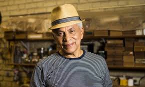 Born in rio de janeiro to a family … read more. Paulinho Da Viola Gilberto Gil Zeca Pagodinho E Marisa Monte Se Emocionam Com Campeonato Da Portela Jornal O Globo