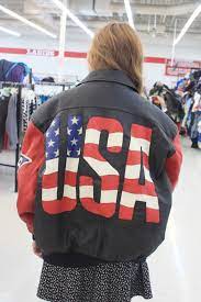 Usa Leather Bomber Jacket Found At Thrift Store For 2 Follow The Thrifting Blog Www Toocheapblondes Com Fo Leather Bomber Jacket Usa Leather Leather Bomber