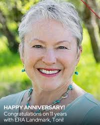 Toni Bowen's Instagram, Twitter & Facebook