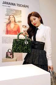 Singer bae suzy breaks down her essentials kept stylishly tucked inside her 'lady dior' bag. Suzy Dior Lady Ary Sueweeties Bae Suzy Facebook