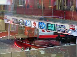 Tv studios and post production services. File Bbc Broadcasting House News Studio From The Back Jpg Wikimedia Commons