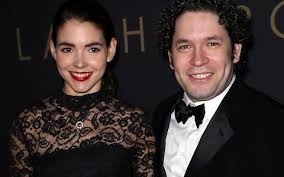 El director de orquesta gustavo dudamel, cansado de las acusaciones en su contra por no tomar. Gustavo Dudamel I Thought John Williams Was Joking When He Asked Me To Conduct His Star Wars Music