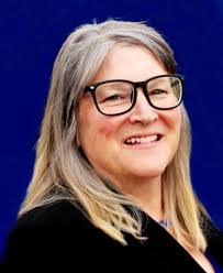 Hopper narrowly defeats Geveden in jailer race