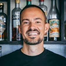 Lee Einhorn's Instagram, Twitter & Facebook