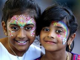 Starry Sari Night Festival