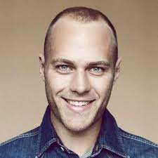 45 Best Hairstyles For A Receding Hairline 2021 Styles Hairstyles For Receding Hairline Haircuts For Balding Men Mens Haircuts Receding Hairline