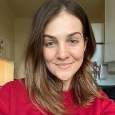 Laura (@lauragoeslow)