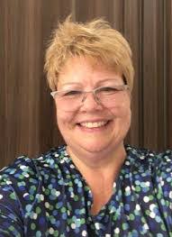 Elizabeth Ropp's Instagram, Twitter & Facebook