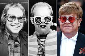 Elton john and years & years brit awards 2021 performance of the pet shop boys classic single 'it's a sin'. So What S The Deal With Elton John S Hair